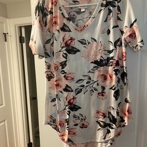 🌹BNWOT Lularoe Iris size small 🌹